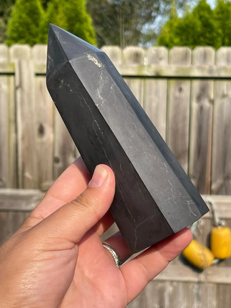 Bastão de Shungite Russa Autêntica - Proteção EMF e Purificação Energética | 7-9cm - Image 7